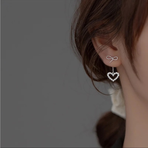 925 Bow & Heart Earrings - Picture 2 of 9
